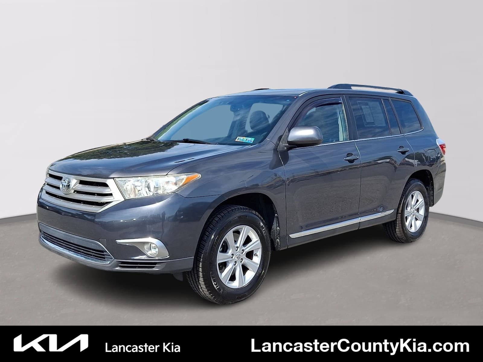 2011 Toyota Highlander SE — photo 1 of 33