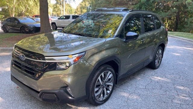 2025 Subaru Forester Touring — photo 1 of 13