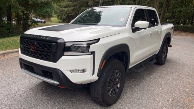 2022 Nissan Frontier PRO-4X — photo 1 of 13