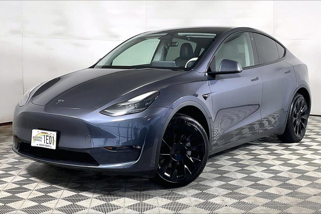 2023 Tesla Model Y Long Range — photo 1 of 33