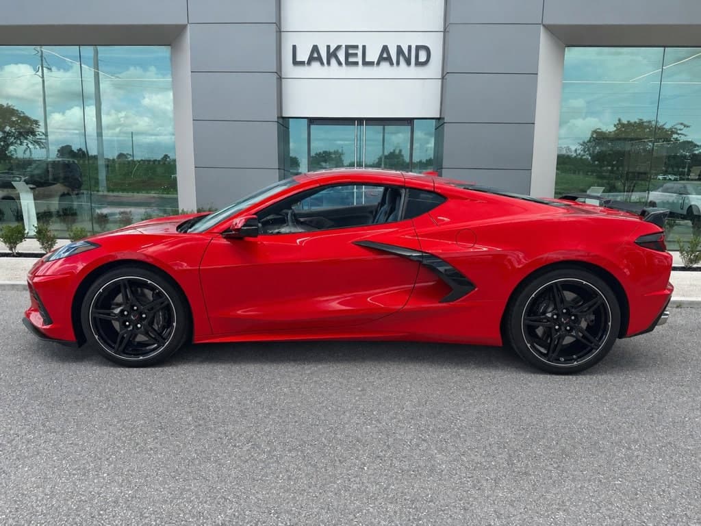 2021 Chevrolet Corvette Base — photo 1 of 7