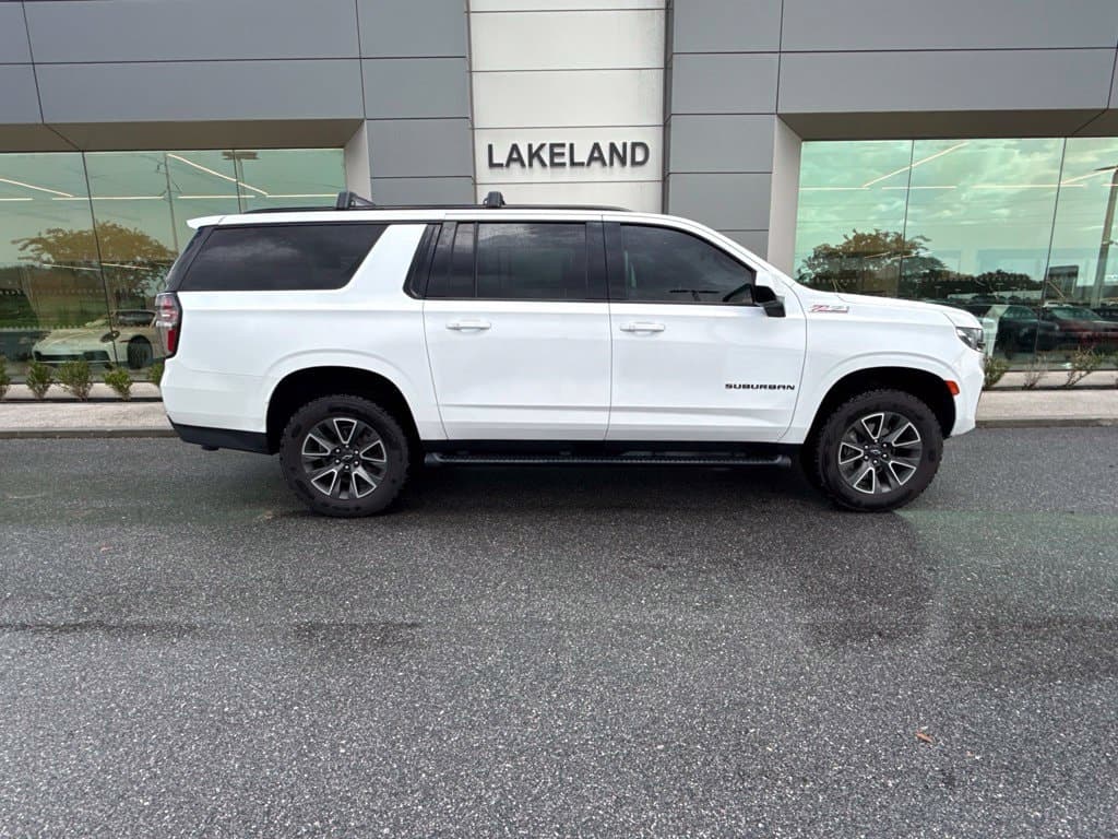2021 Chevrolet Suburban Z71 — photo 1 of 11