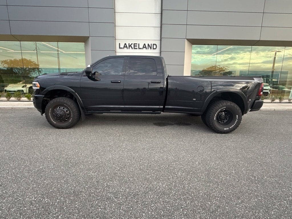 2020 RAM 3500 Laramie — photo 1 of 10