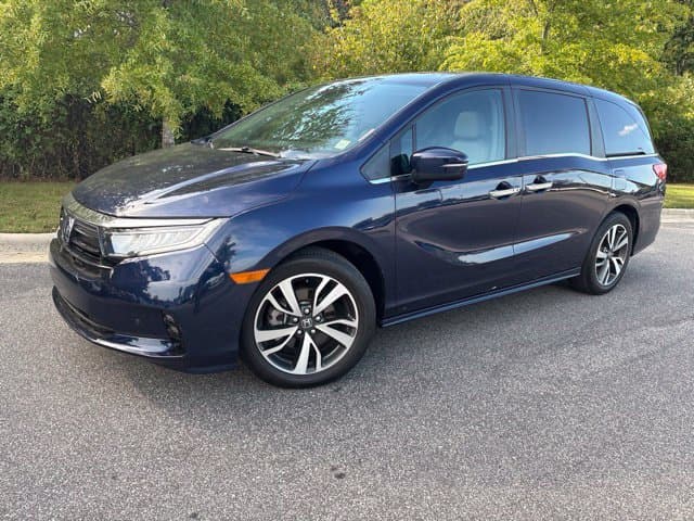 2023 Honda Odyssey Touring — photo 1 of 13