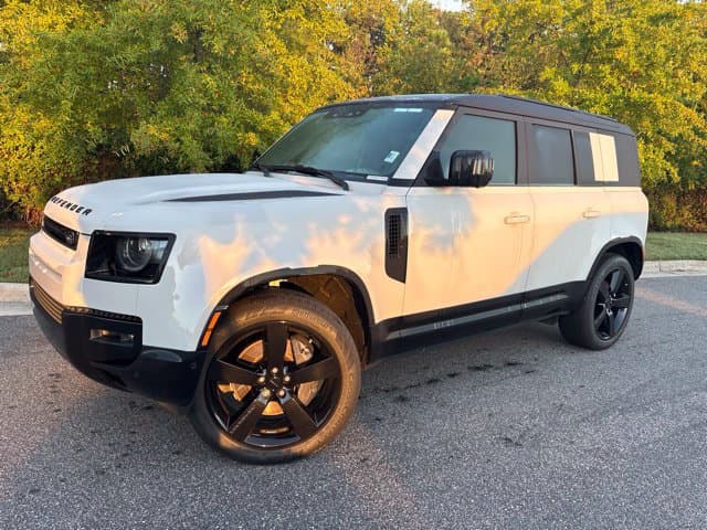 2026 Land Rover Defender X-Dynamic SE — photo 1 of 13