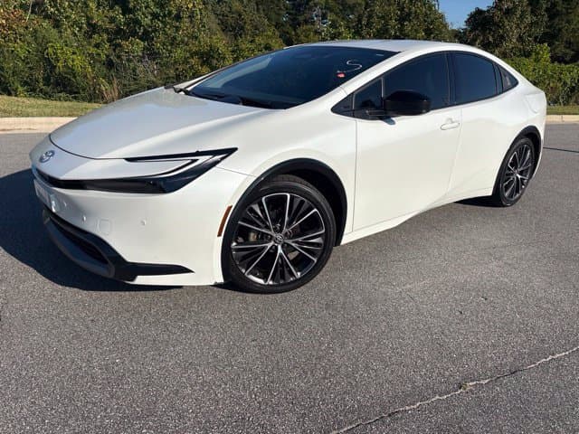2024 Toyota Prius XLE — photo 1 of 13