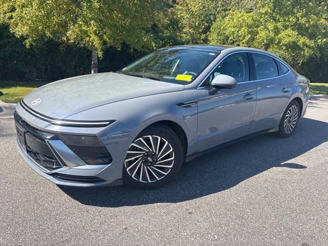 2024 Hyundai Sonata Hybrid Limited — photo 1 of 13