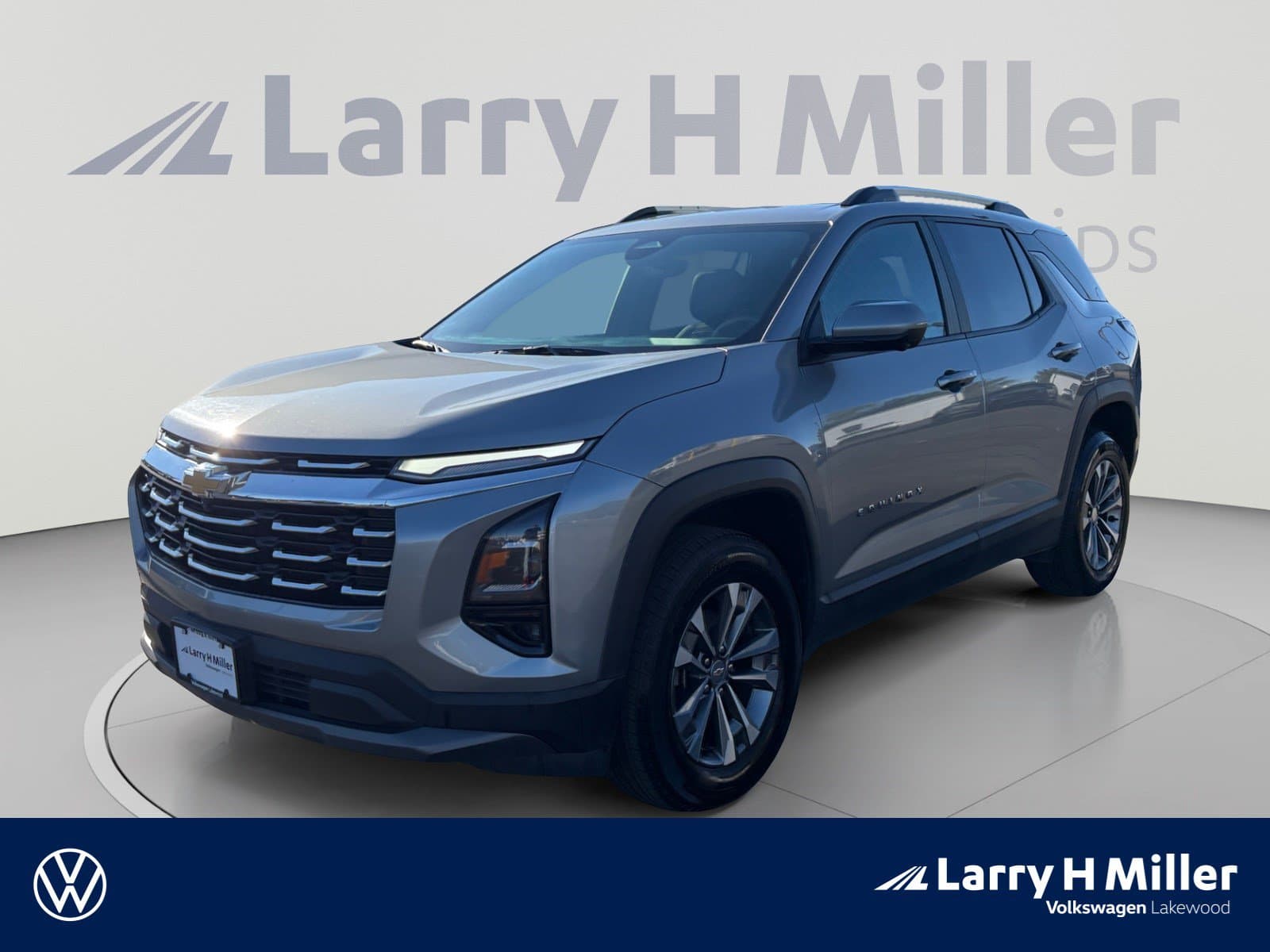 2025 Chevrolet Equinox AWD LT — photo 1 of 35