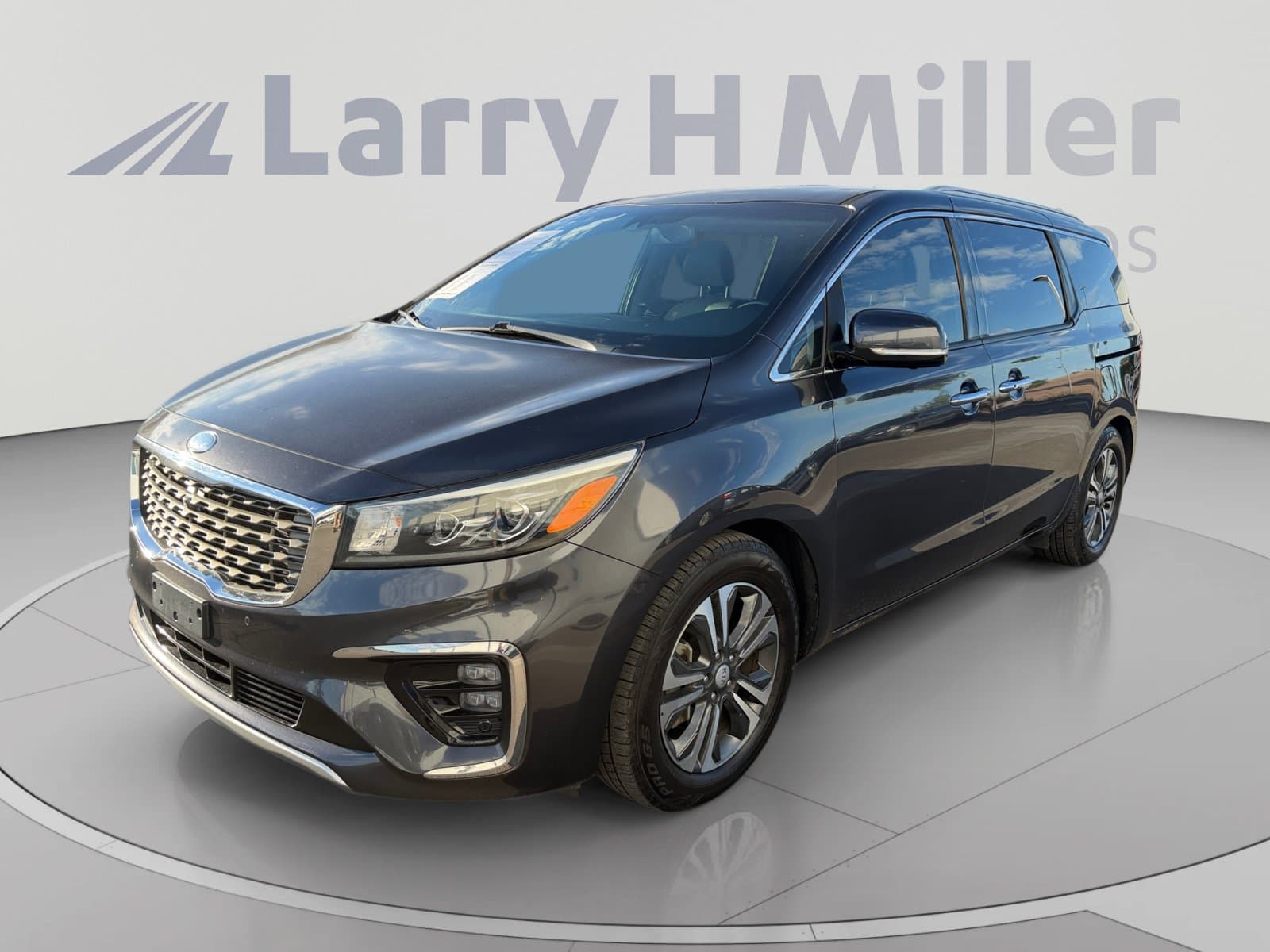 2019 Kia Sedona SX — photo 1 of 36
