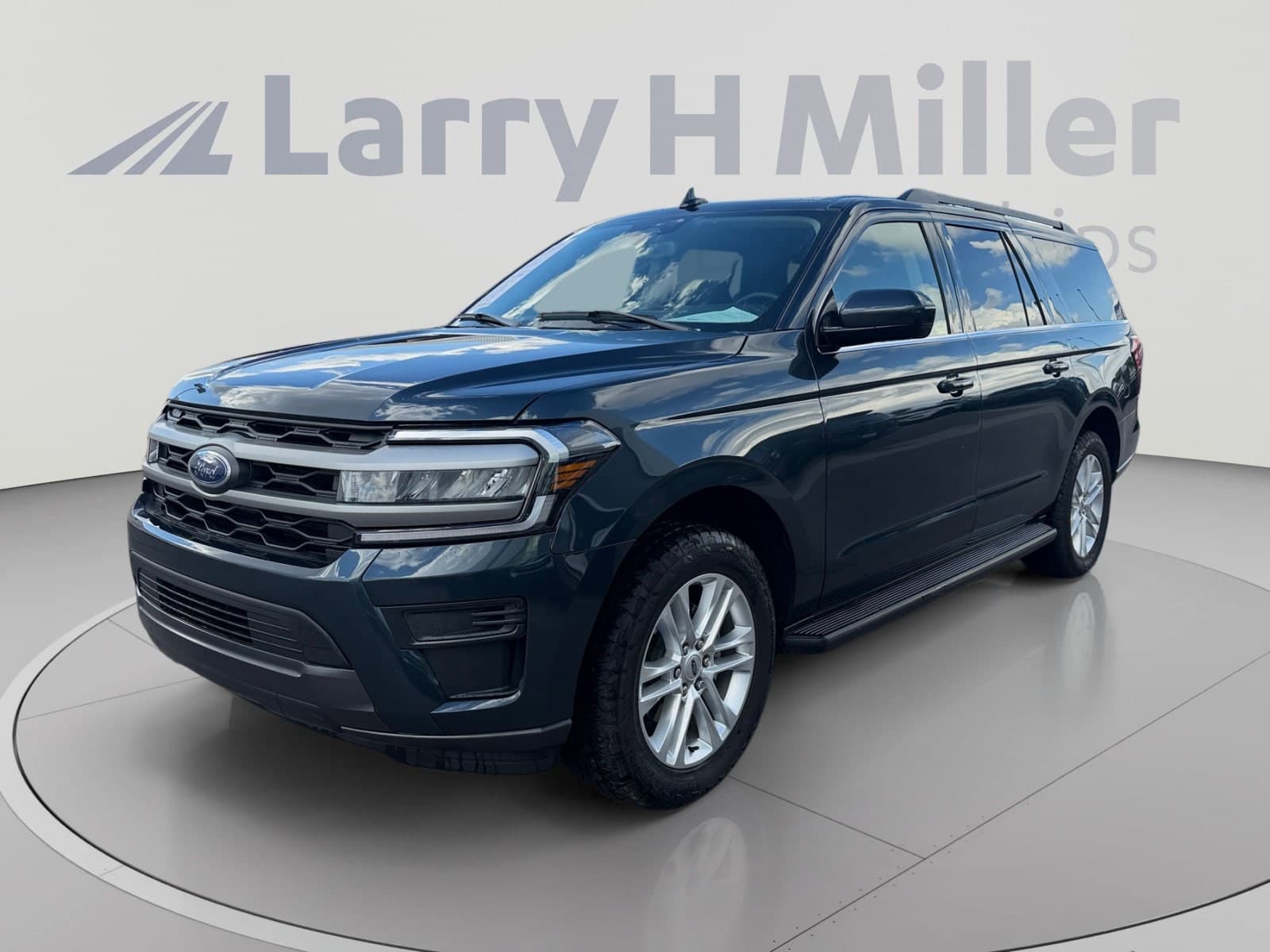 2024 Ford Expedition Max XLT — photo 1 of 36