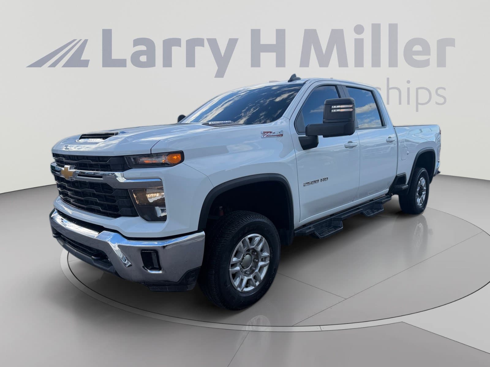 2024 Chevrolet Silverado 2500HD LT — photo 1 of 36