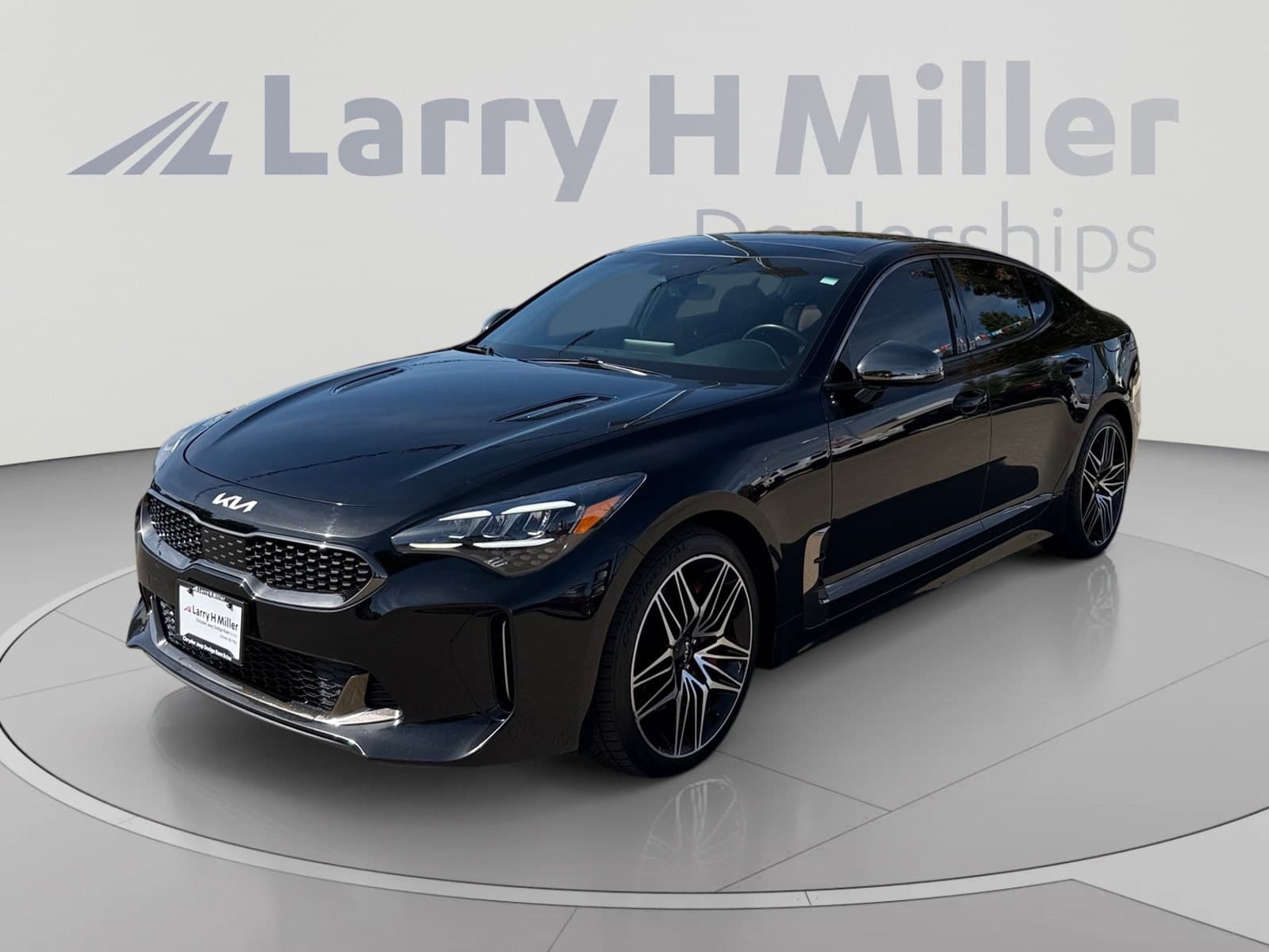 2022 Kia Stinger GT1 — photo 1 of 35