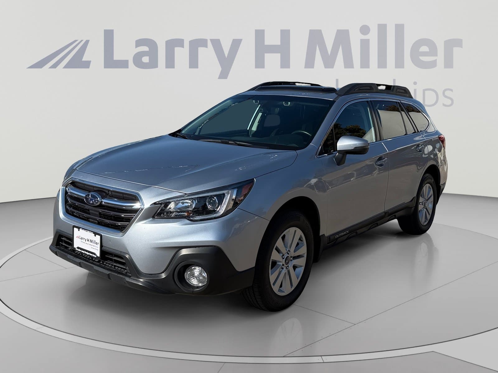 2019 Subaru Outback Premium — photo 1 of 35