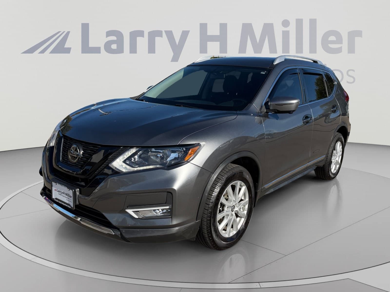 2018 Nissan Rogue SV — photo 1 of 35