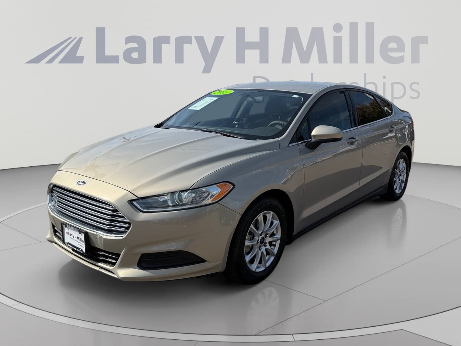 2015 Ford Fusion S — photo 1 of 35