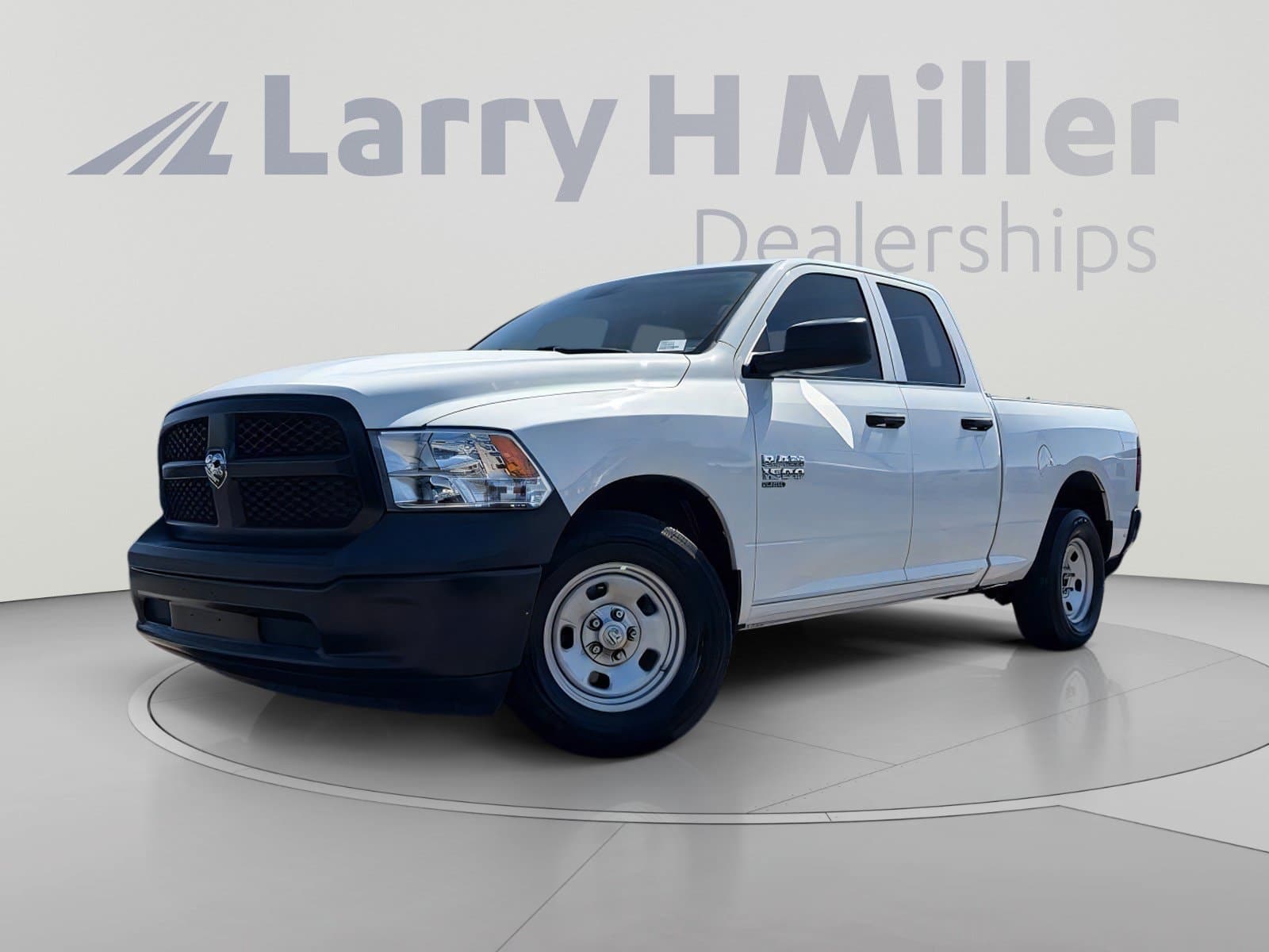 2024 RAM 1500 Classic Tradesman — photo 1 of 32
