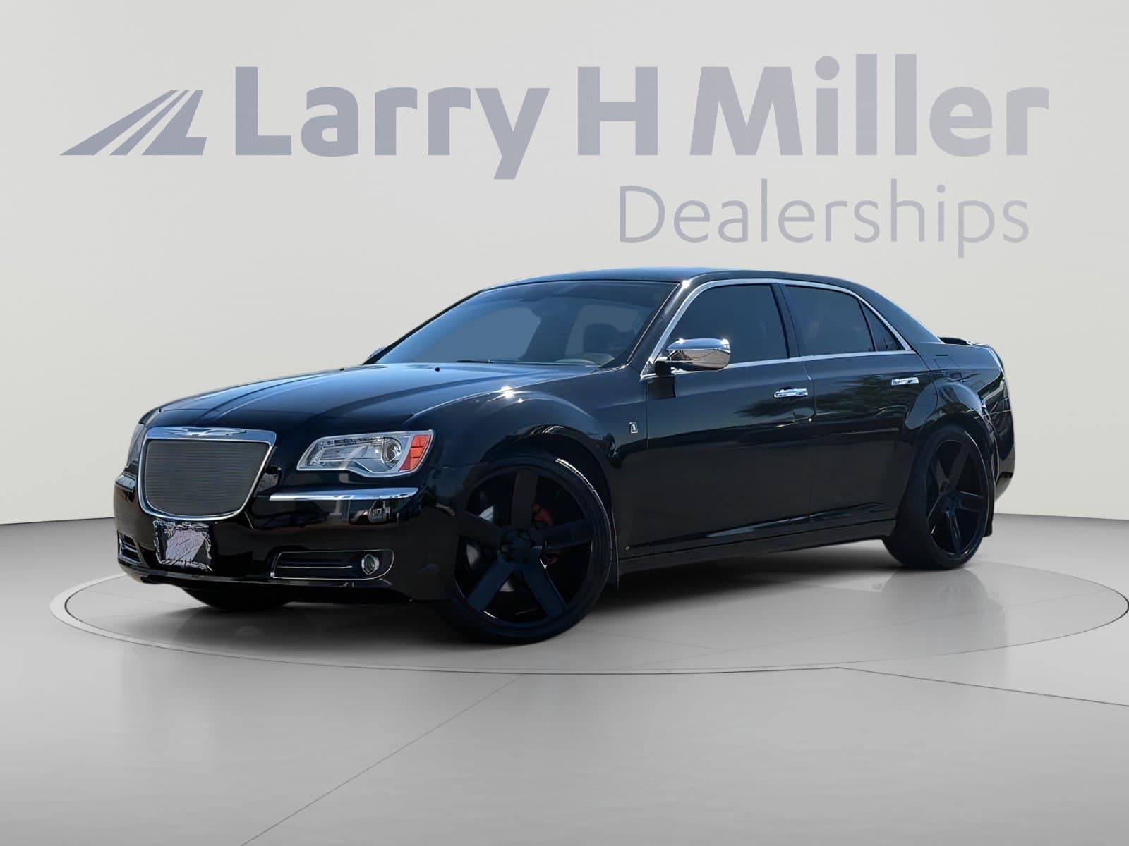 2011 Chrysler 300 300C — photo 1 of 31