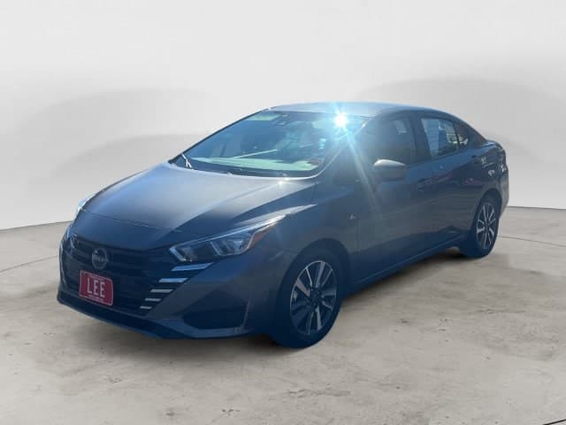 2024 Nissan Versa Base — photo 1 of 15