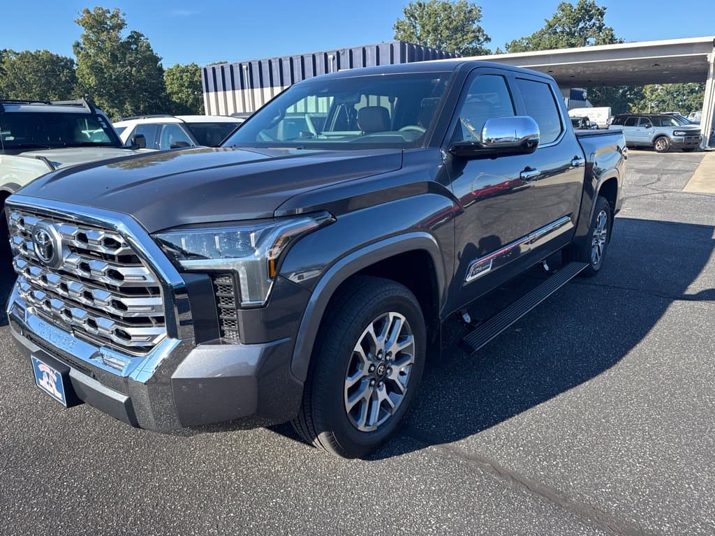 2026 Toyota Tundra 4WD Base — photo 1 of 8