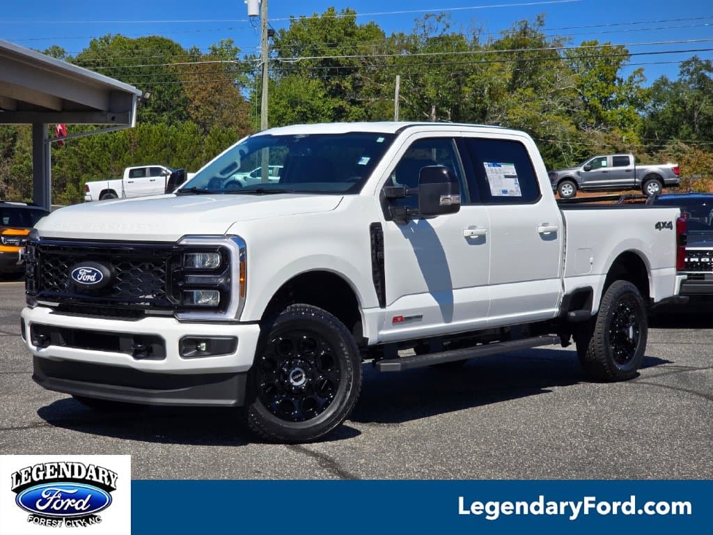 2027 Ford Super Duty F-350 SRW LARIAT — photo 1 of 35