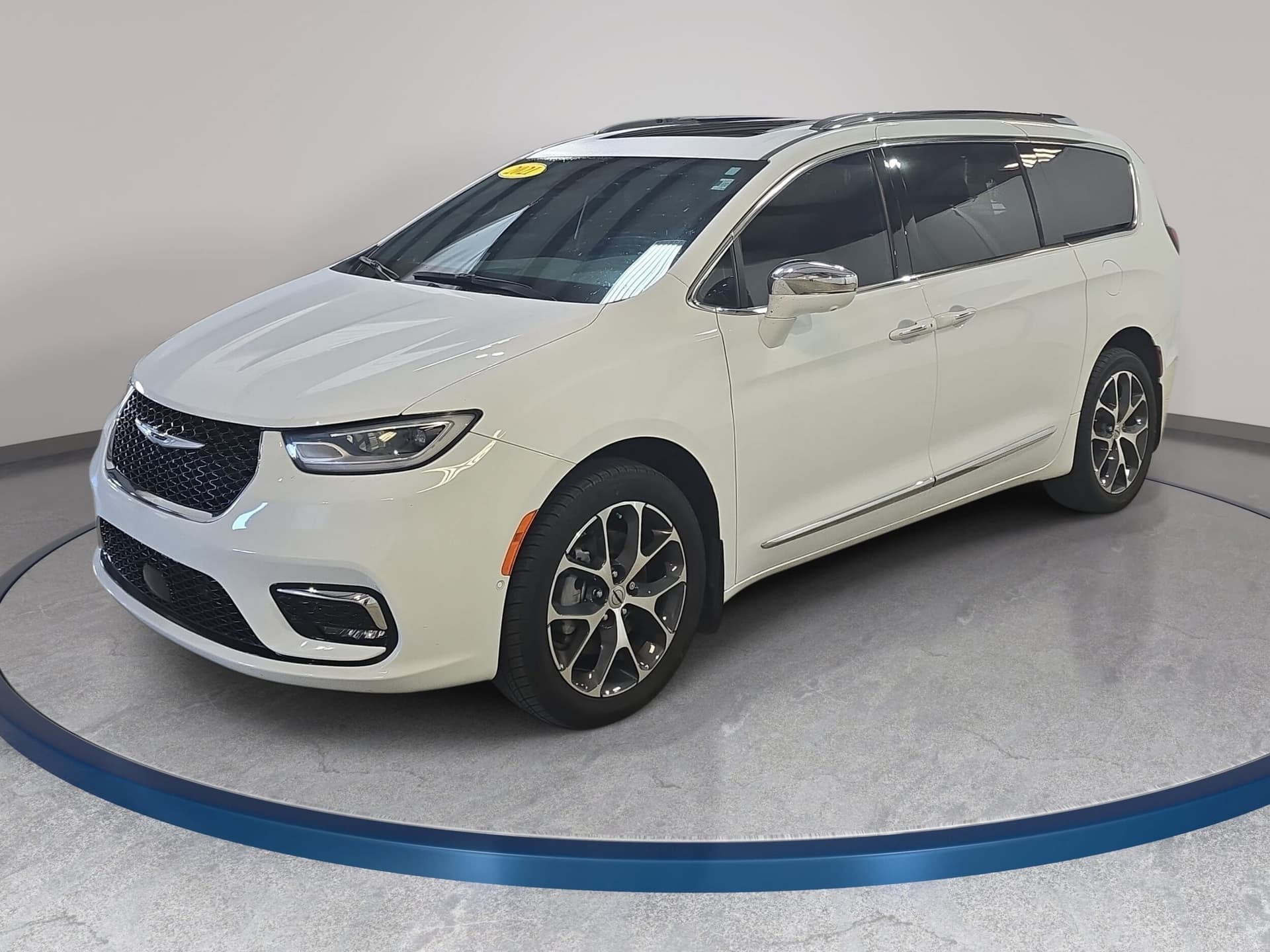 2021 Chrysler Pacifica Limited — photo 1 of 33
