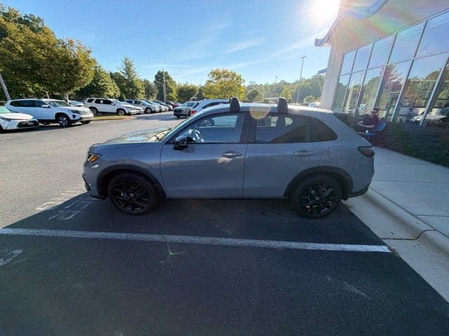 2025 Honda HR-V Sport — photo 1 of 17