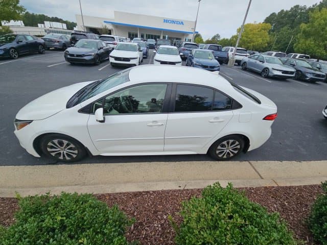 2020 Toyota Corolla Hybrid LE — photo 1 of 13