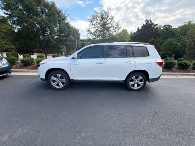 2011 Toyota Highlander Limited — photo 1 of 17