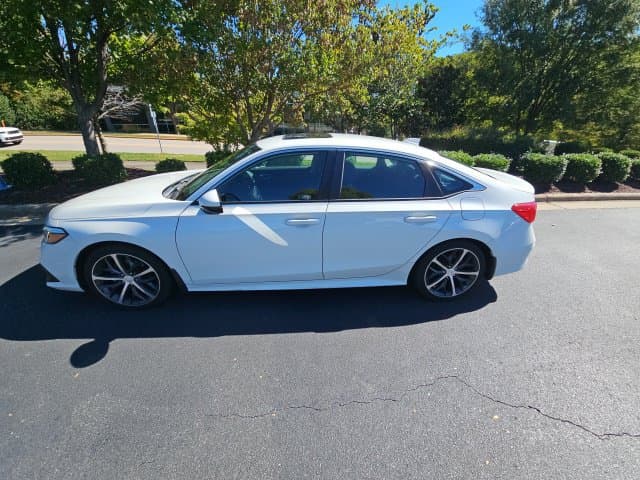 2024 Honda Civic Sedan Touring — photo 1 of 13