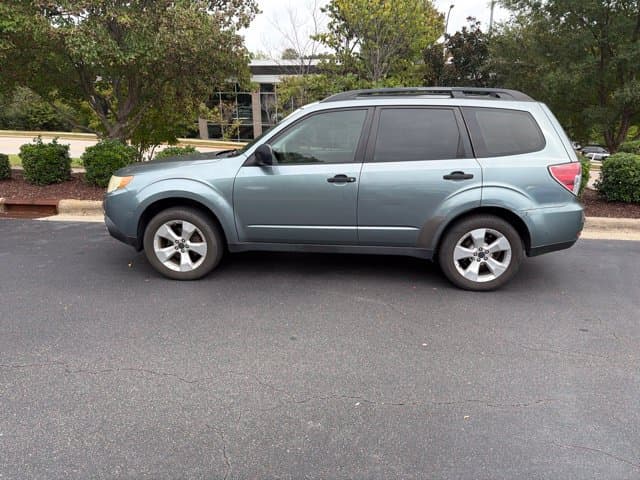 2010 Subaru Forester 2.5X — photo 1 of 15