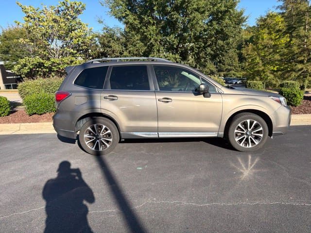 2017 Subaru Forester Touring — photo 1 of 16