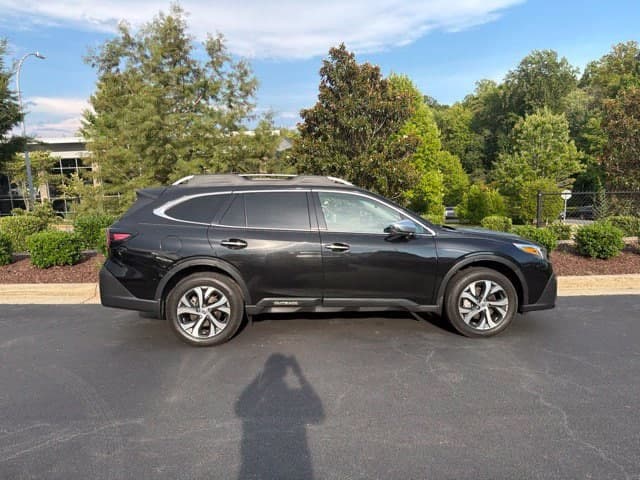 2021 Subaru Outback Touring XT — photo 1 of 16