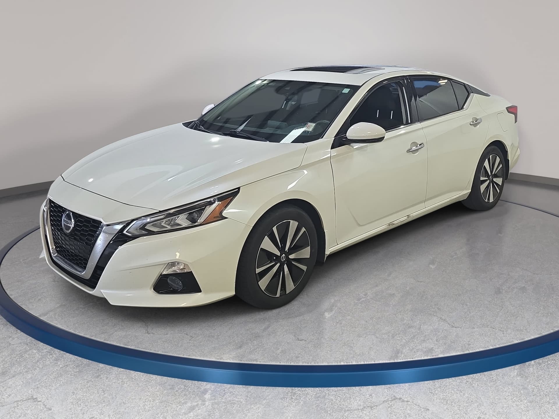 2020 Nissan Altima 2.5 SV — photo 1 of 12