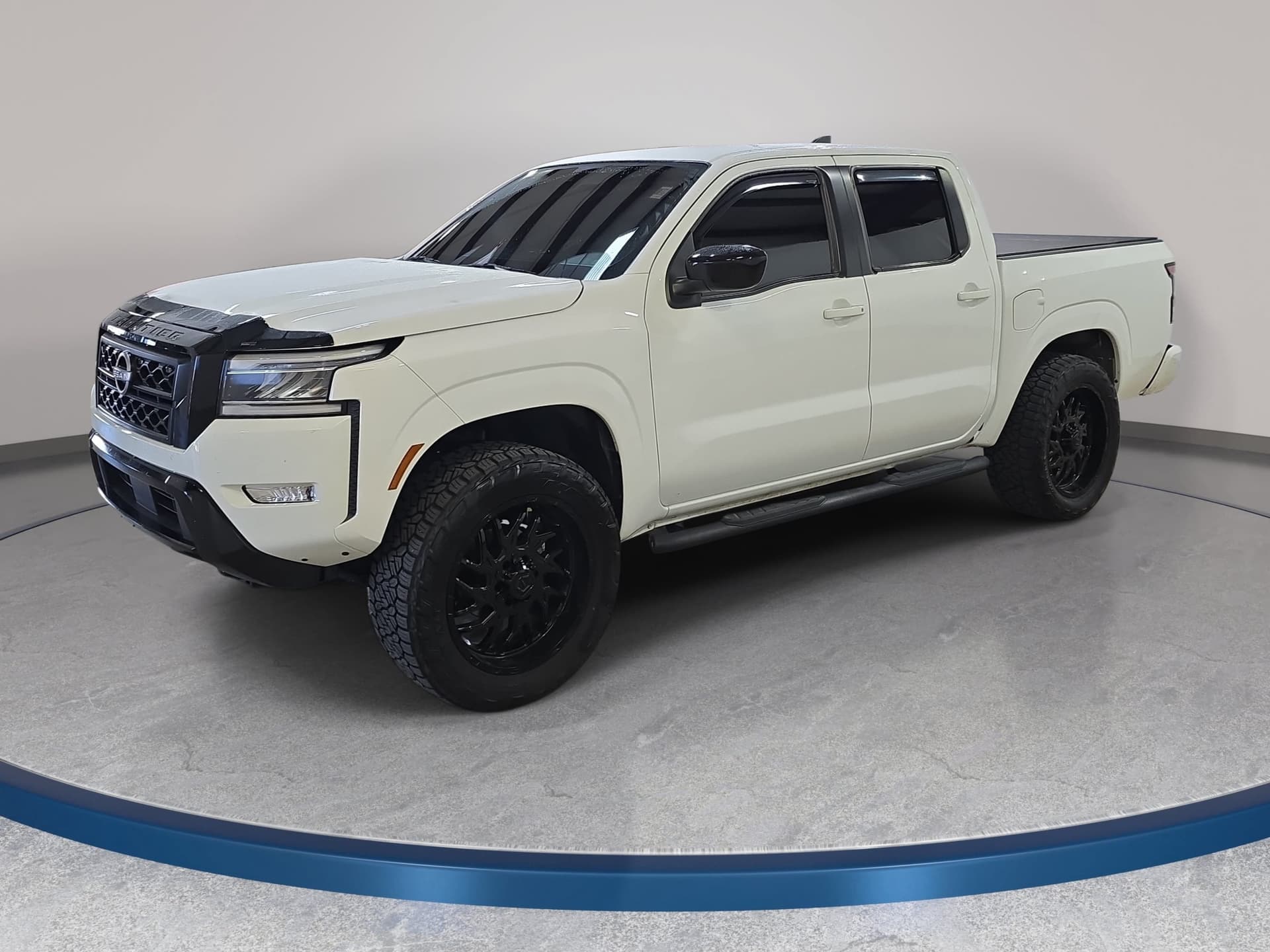 2023 Nissan Frontier Base — photo 1 of 13