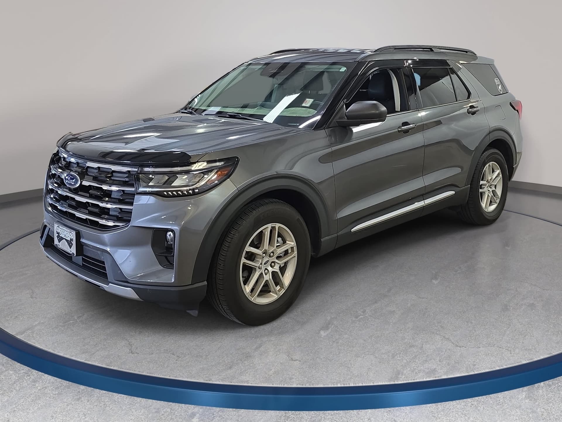 2025 Ford Explorer Active — photo 1 of 32