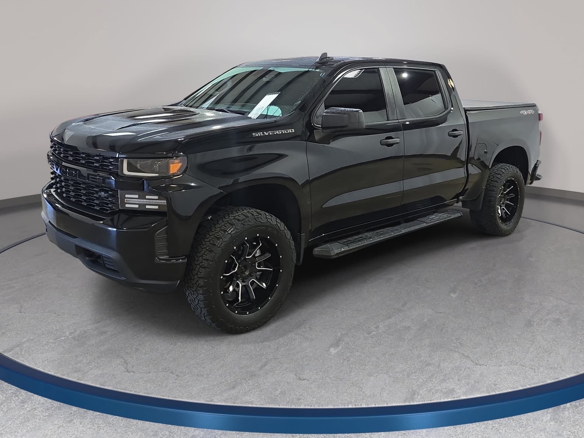 2022 Chevrolet Silverado 1500 LTD Custom — photo 1 of 11