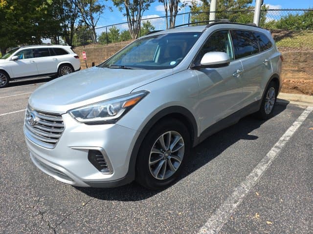2017 Hyundai Santa Fe SE — photo 1 of 16