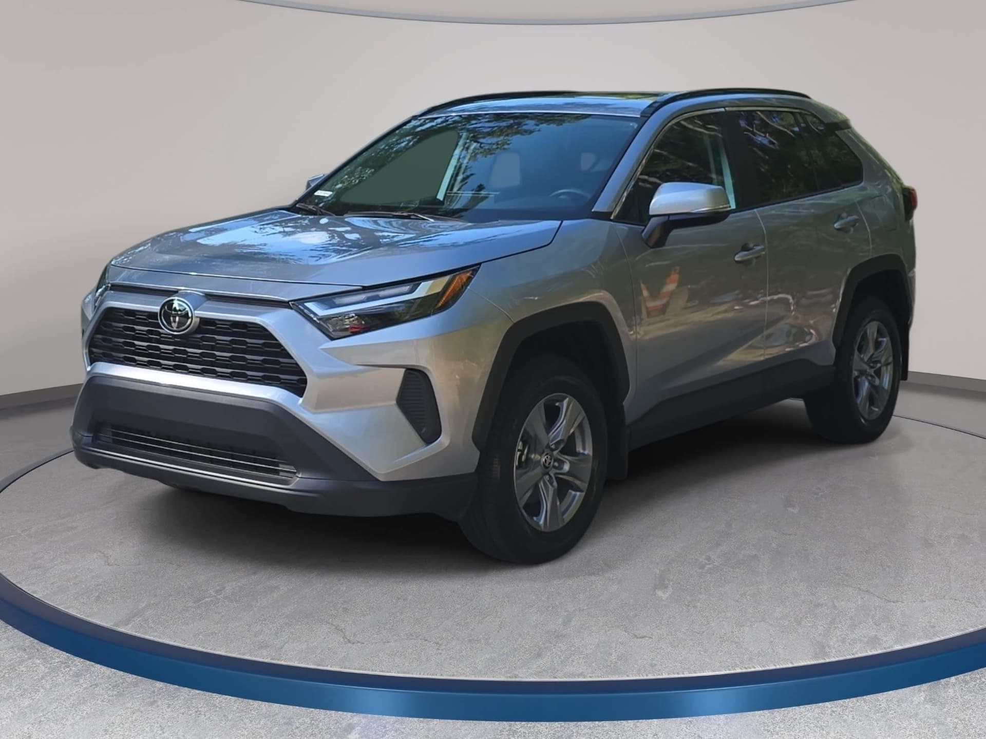 2025 Toyota RAV4 XLE — photo 1 of 34