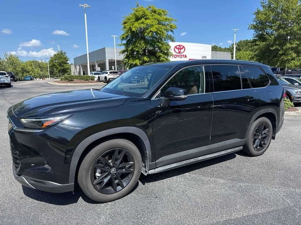 2025 Toyota Grand Highlander Base — photo 1 of 13