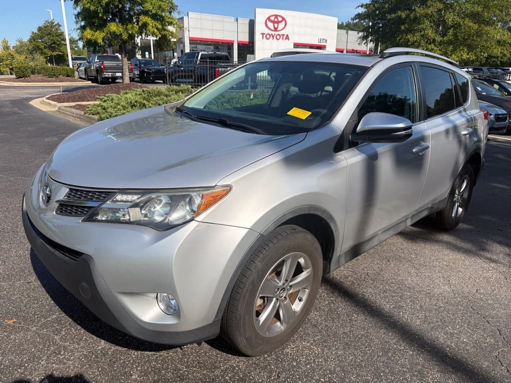 2015 Toyota RAV4 XLE — photo 1 of 13