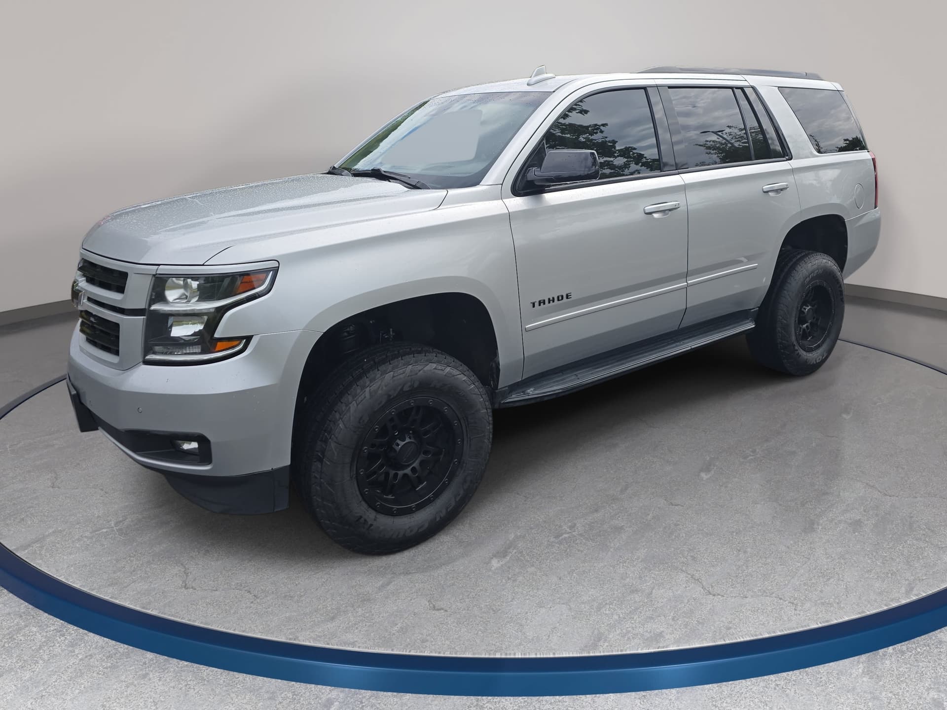 2019 Chevrolet Tahoe Premier — photo 1 of 32