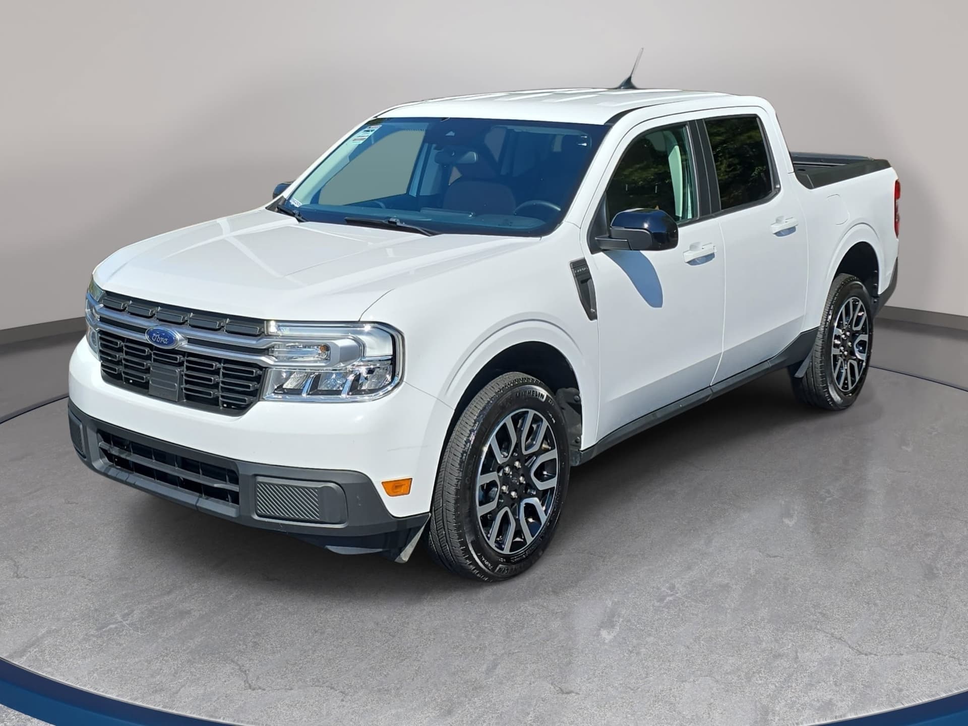 2024 Ford Maverick LARIAT — photo 1 of 34