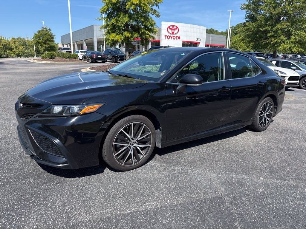 2023 Toyota Camry SE — photo 1 of 13