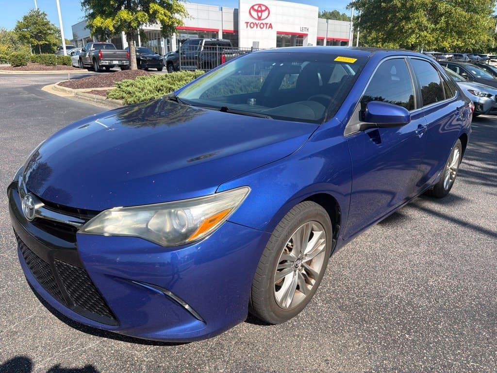 2015 Toyota Camry SE — photo 1 of 13