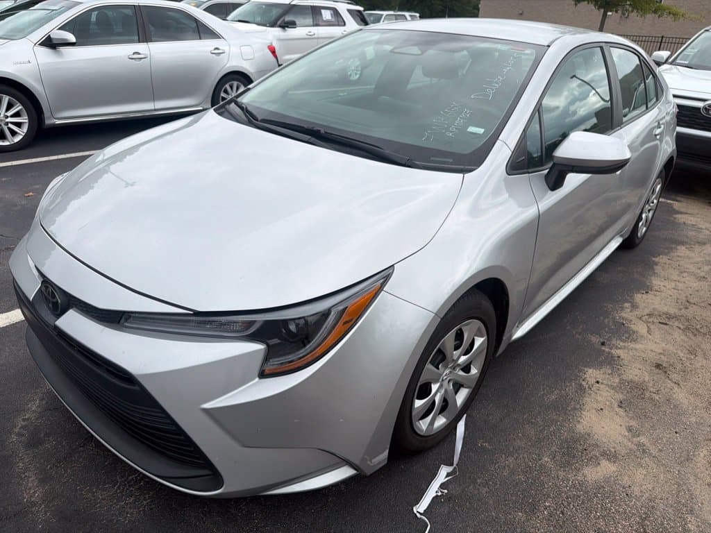 2024 Toyota Corolla LE — photo 1 of 13