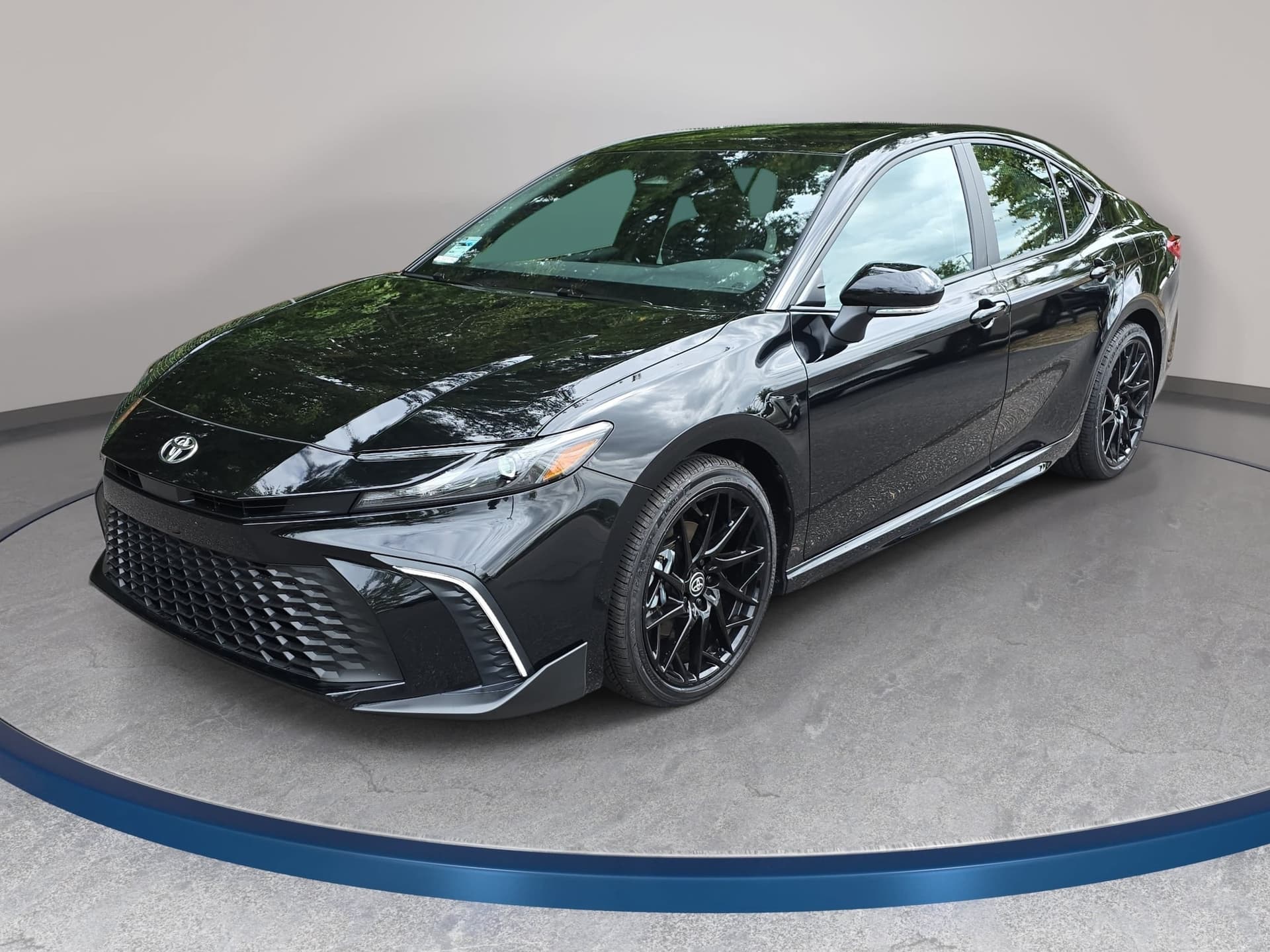 2026 Toyota Camry SE — photo 1 of 33