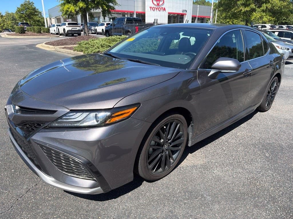 2022 Toyota Camry Hybrid XSE — photo 1 of 13