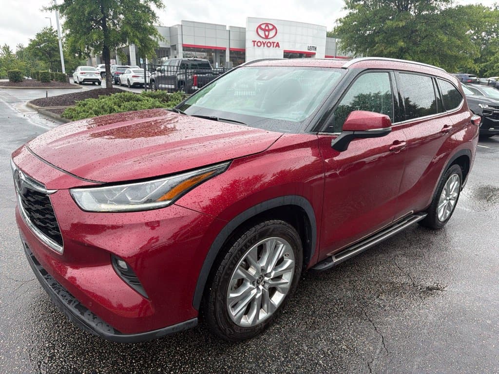 2022 Toyota Highlander Limited — photo 1 of 13