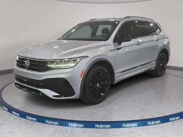 2022 Volkswagen Tiguan SE R-Line Black — photo 1 of 29