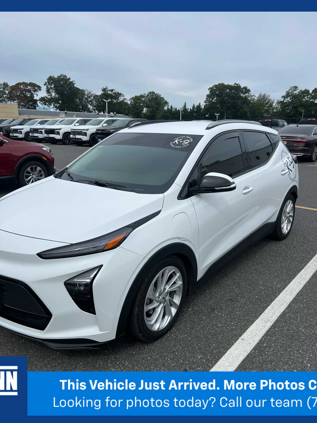 2023 Chevrolet Bolt EUV LT — photo 1 of 3